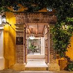 Isaluna Luxury House