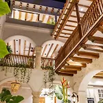 Isaluna Luxury House