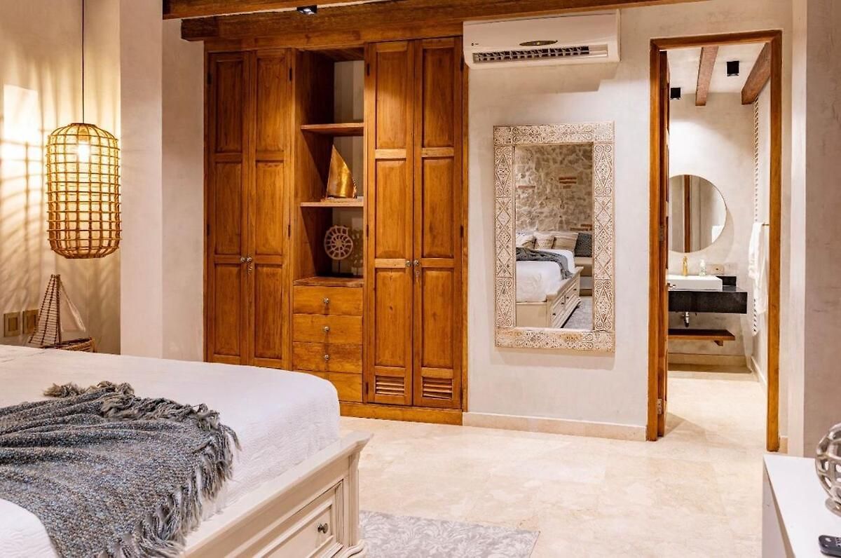 Isaluna Luxury House