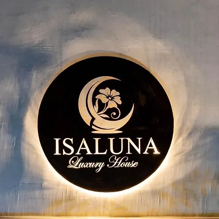 Isaluna Luxury House Сasa de vacaciones *